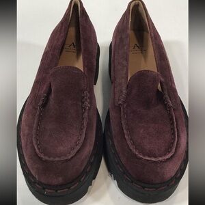 NEW!! Women’s Aquatalia Burgundy Suede Loafers Slip-On Lug Sole Shoes Size 7.5M